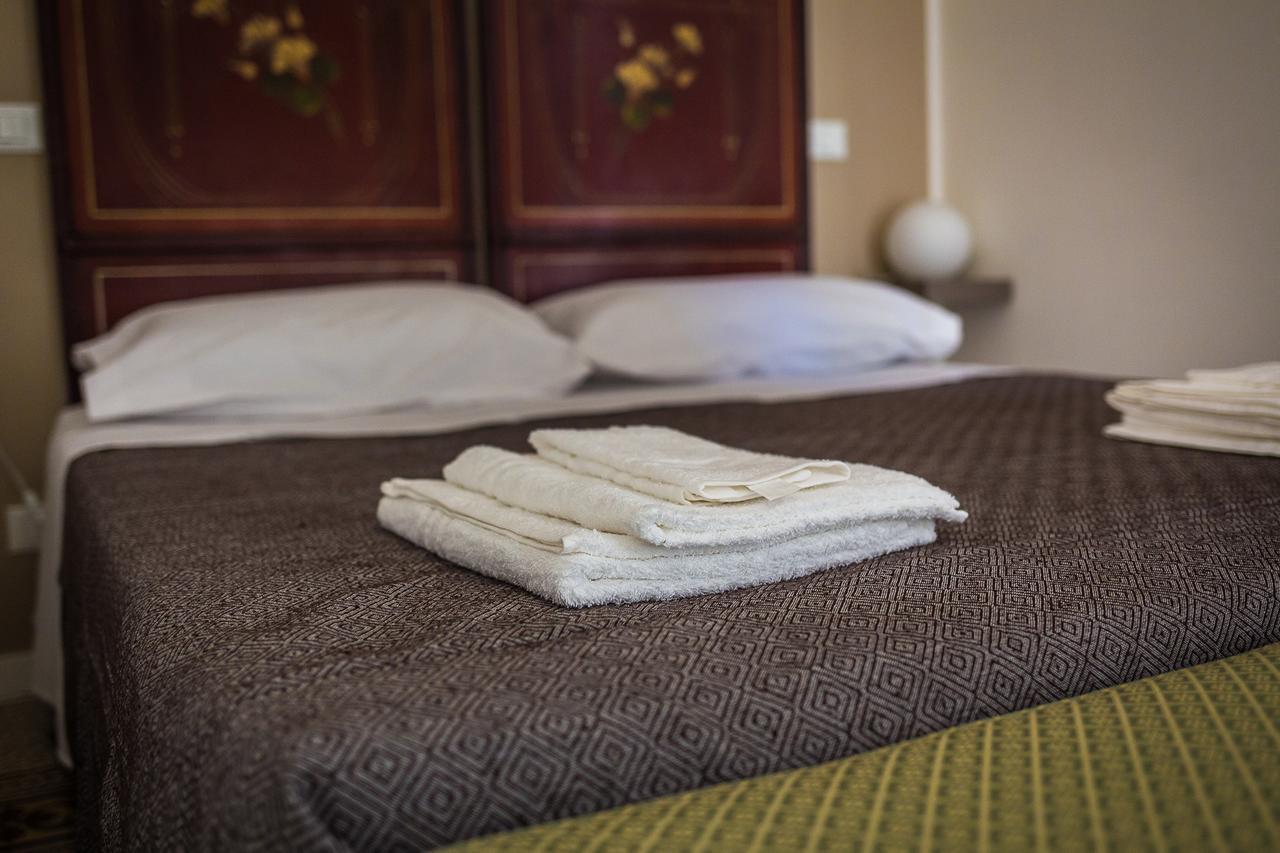Liberty Suites Palermo Bagian luar foto