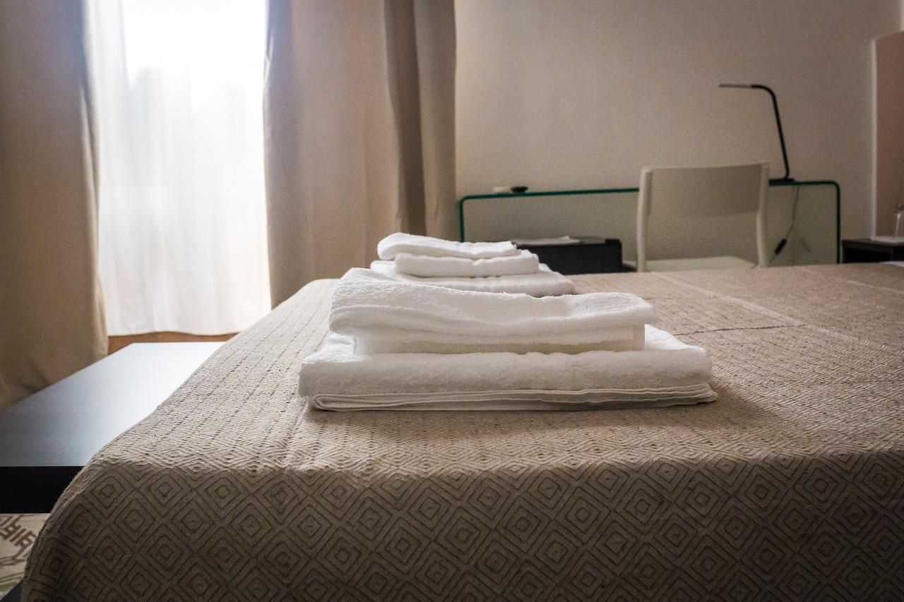 Liberty Suites Palermo Bagian luar foto